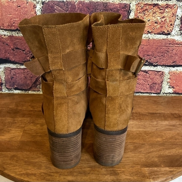 Clarks Malvet Doris Tan Brown Suede Block Heel Moto Western Boots Size 9.5 - Picture 10 of 12